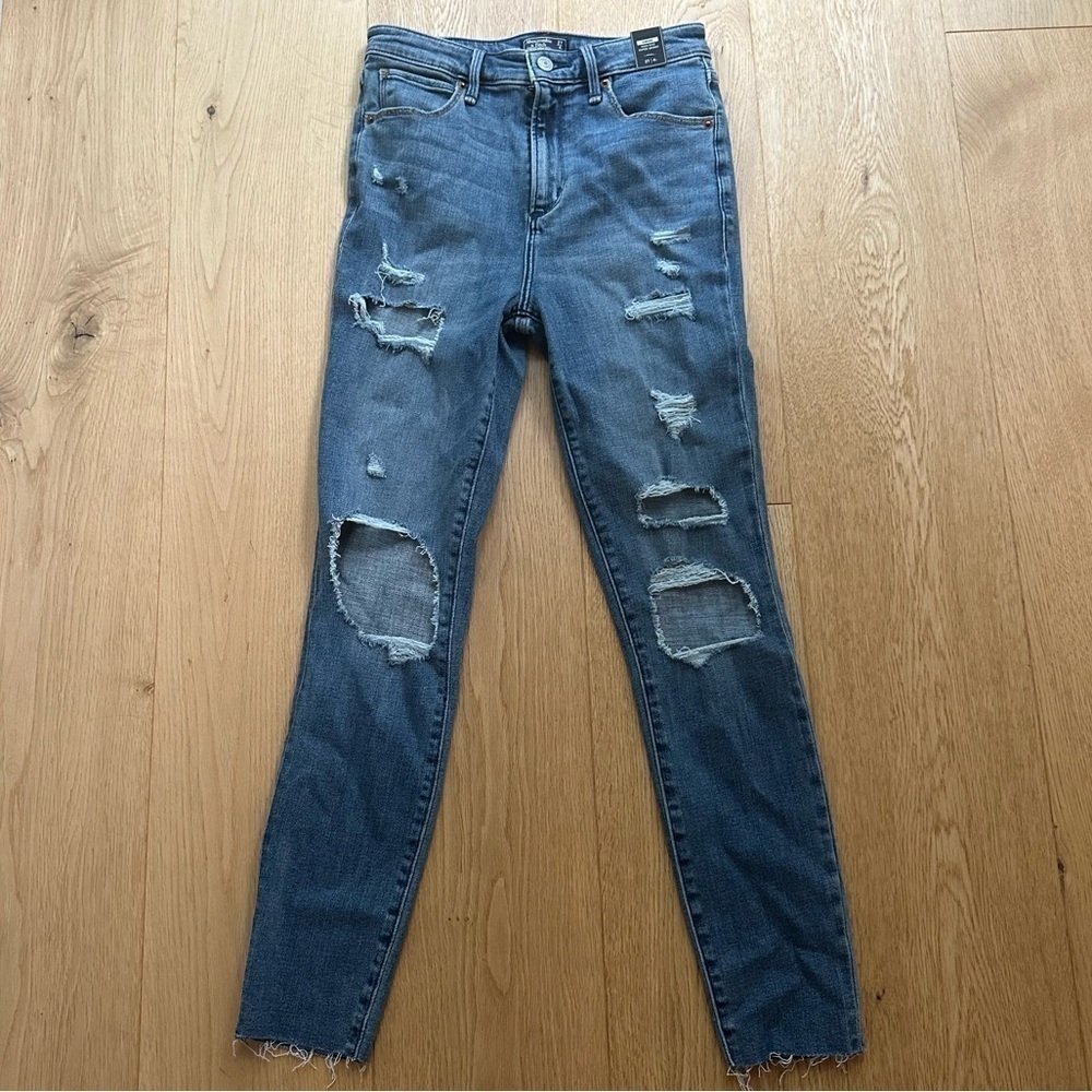 NWT ABERCROMBIE & FITCH SIMONE HIGH RISE SUPER SKINNY  RIPPED JEANS - 27